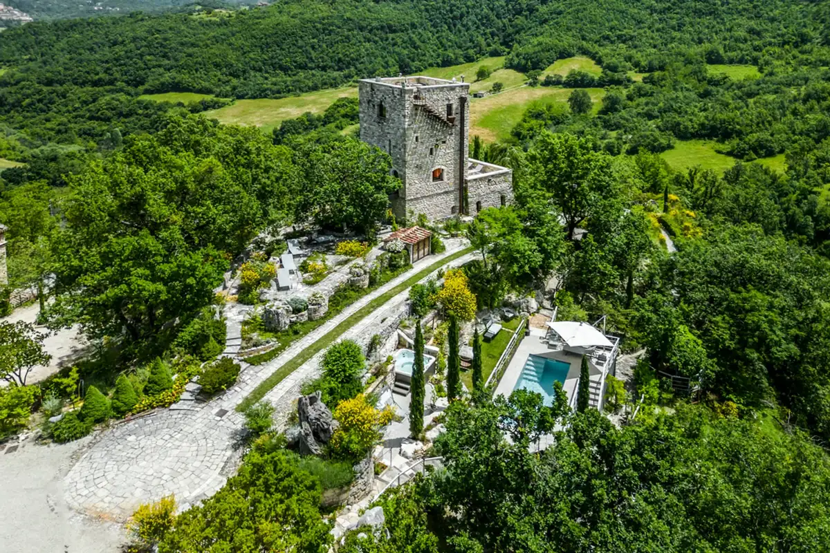 Stay at Lapis Turris, Le Marche