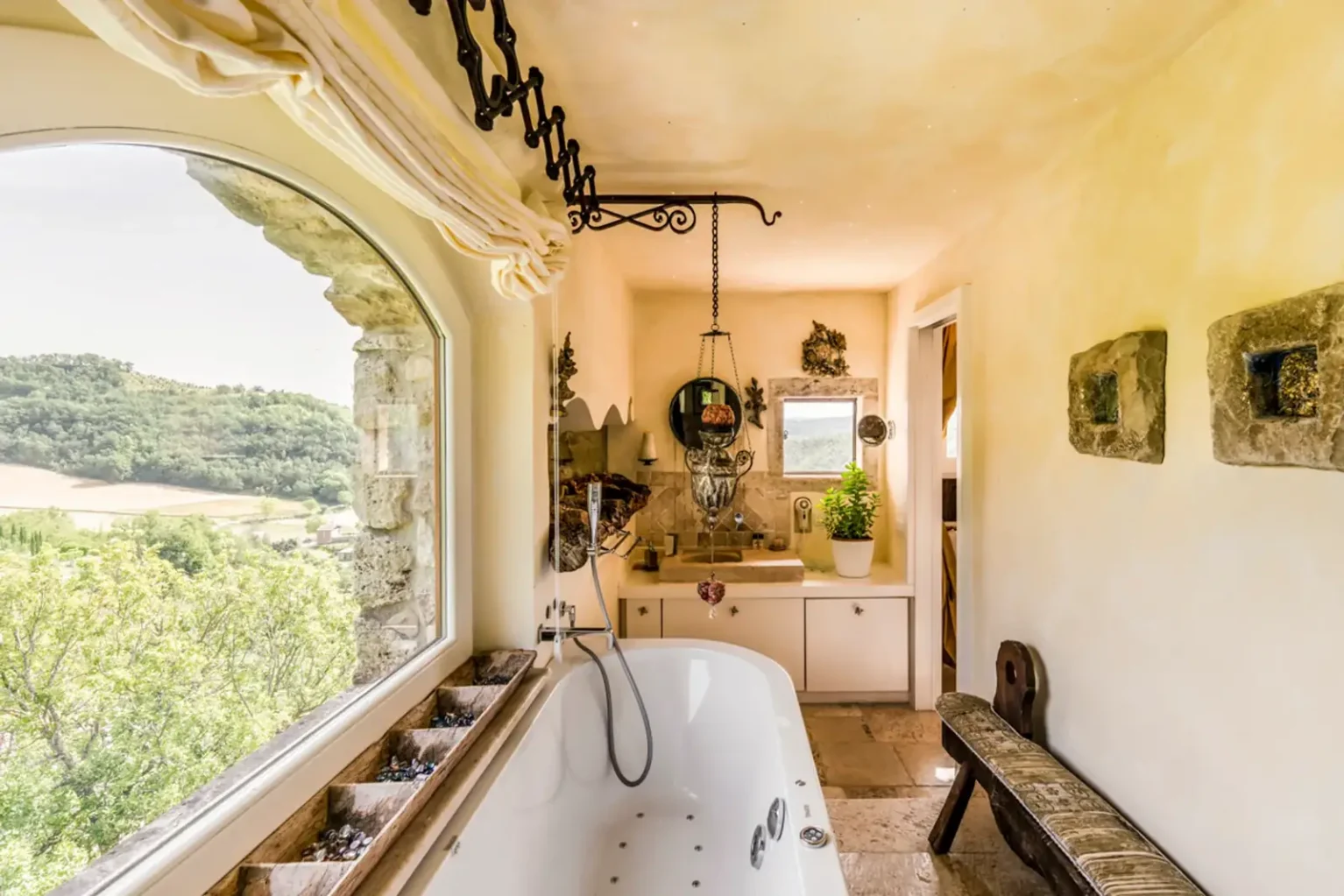 Stay at Lapis Turris, Le Marche