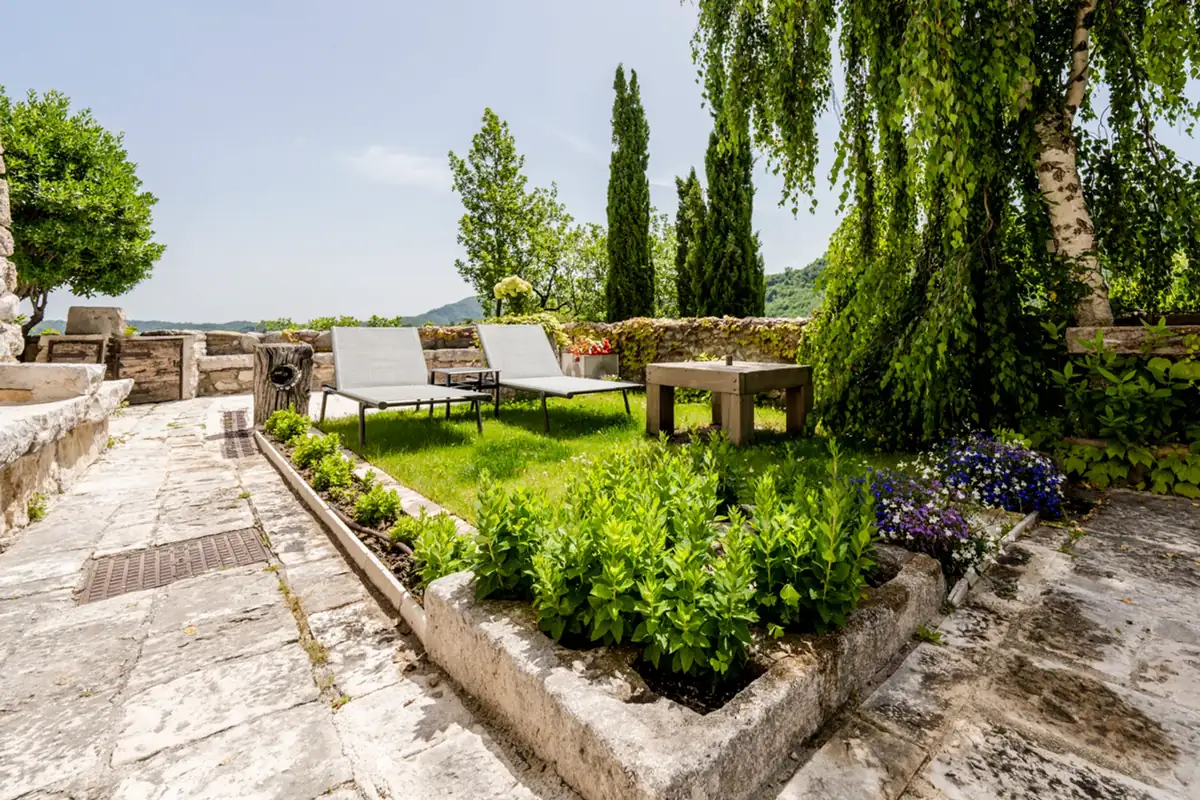 Stay at Lapis Turris, Le Marche