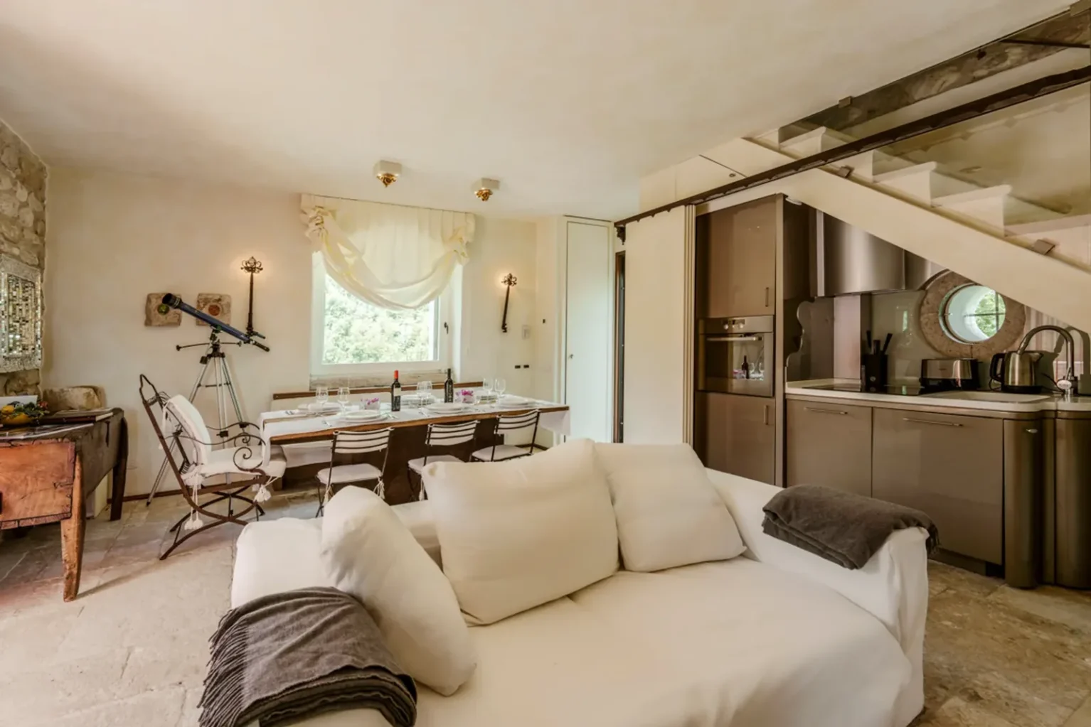 Stay at Lapis Turris, Le Marche