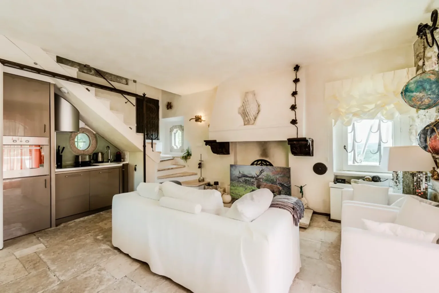 Stay at Lapis Turris, Le Marche