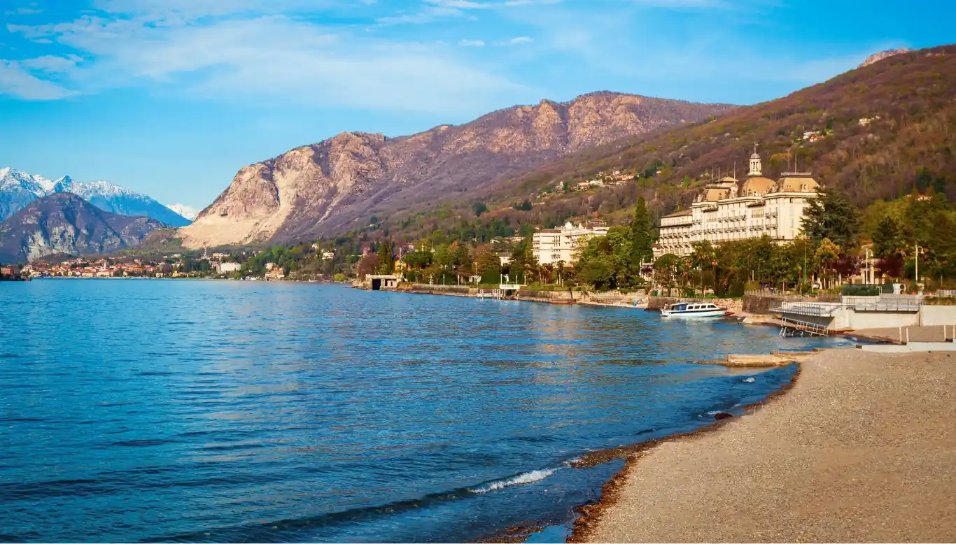 Stresa-Lakefront-Grand-Hotel-Lake-Maggiore-Italy